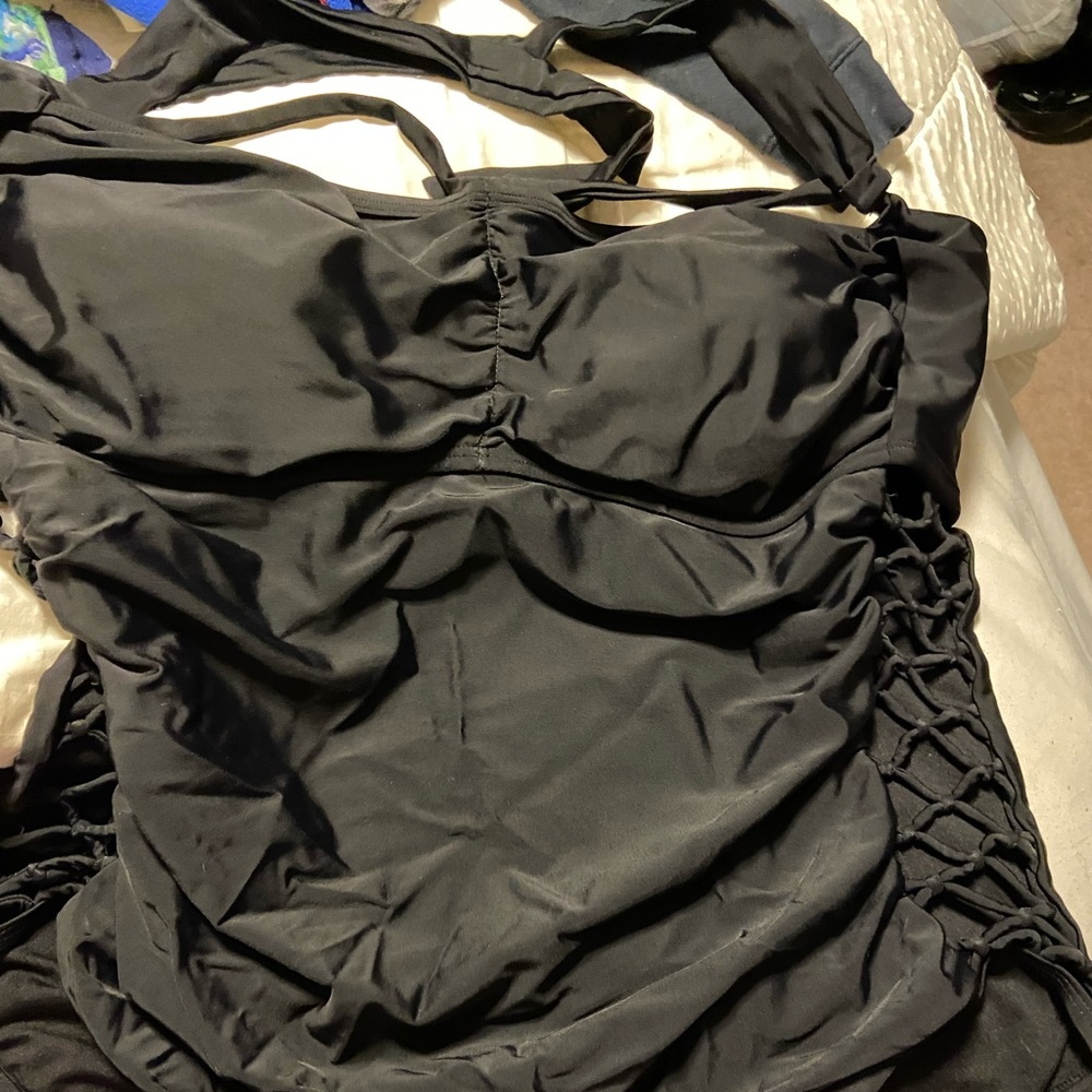 Women’s one piece swim suit